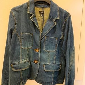 Smart and trendy Large denim jacket